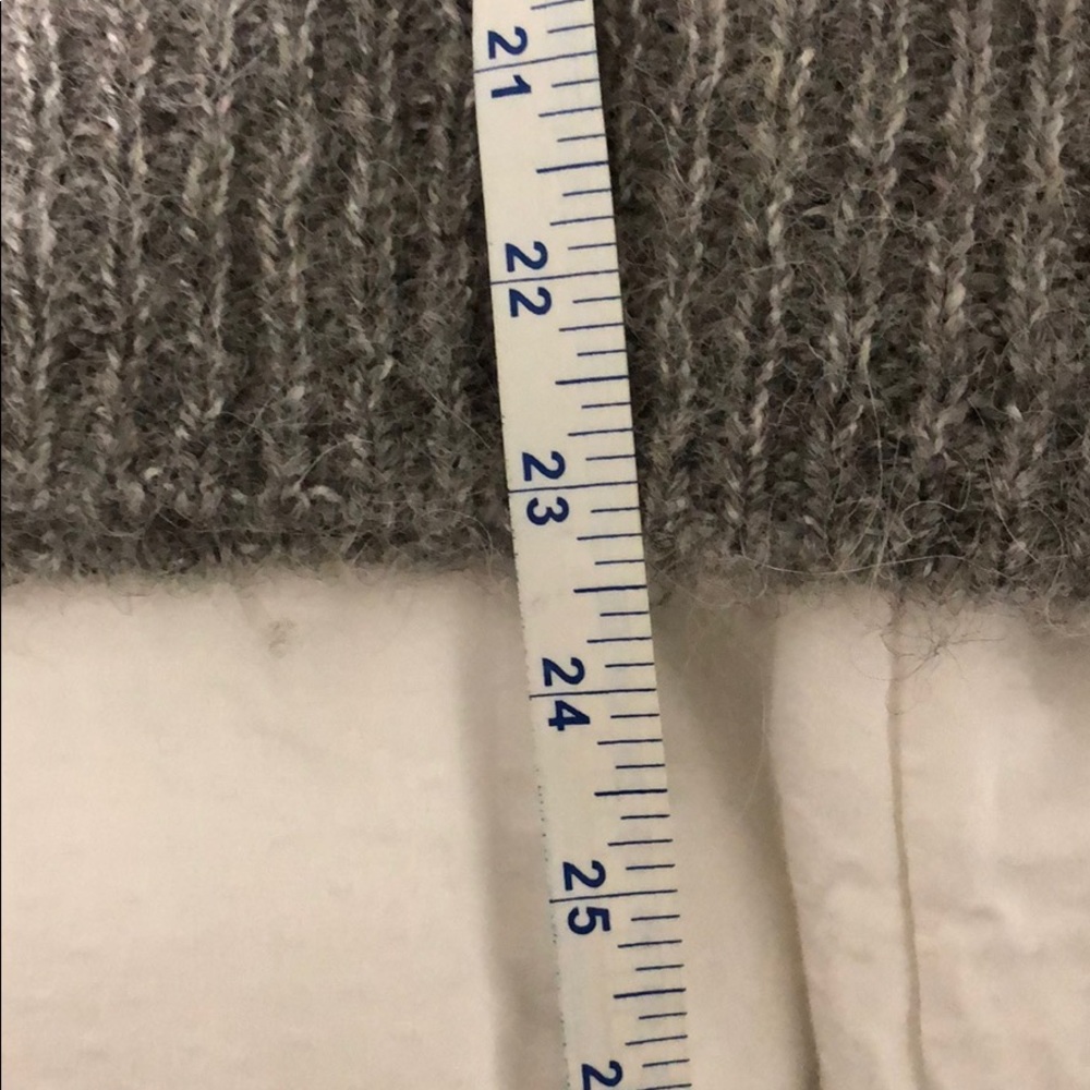 H&M Oversized Knit Sweater Small - Picture 5 of 5